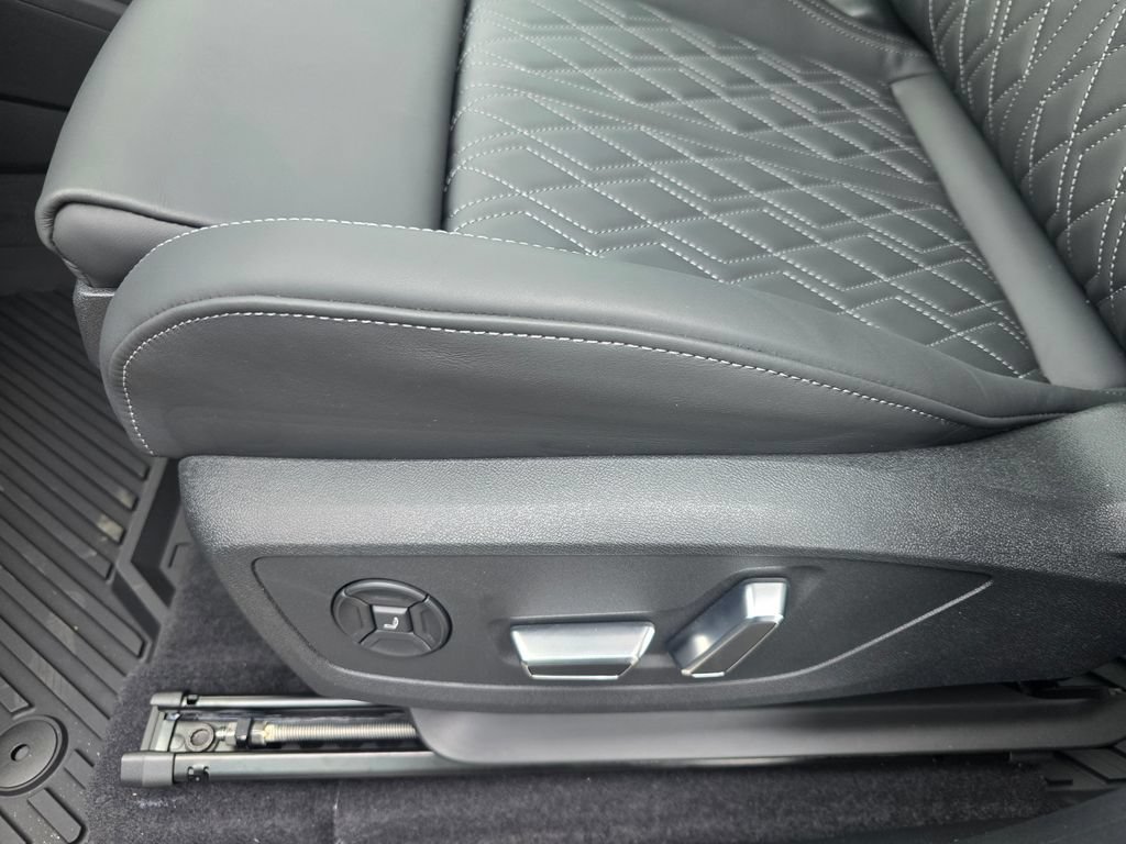 New 2027 Audi SQ6 e-tron Premium Plus AWD/4WD image 17