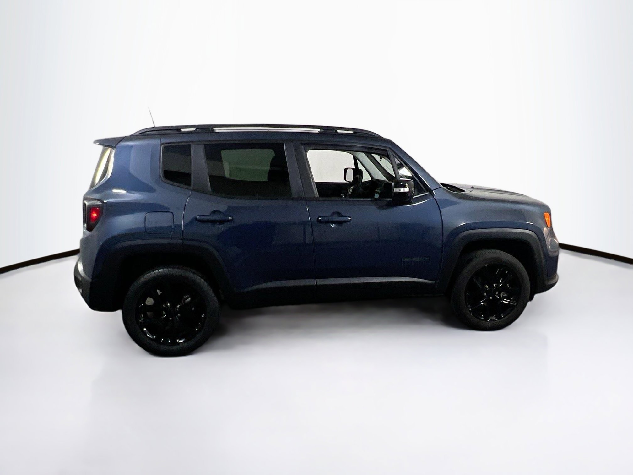 Used 2023 Jeep Renegade Altitude w/ Sun/Sound Group AWD/4WD image 4