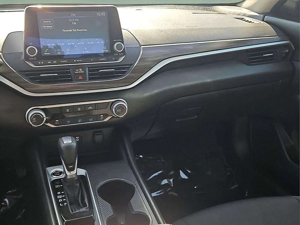 Used 2025 Nissan Altima 2.5 SV image 15