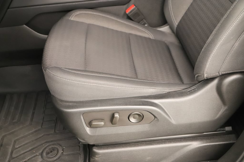 Used 2022 GMC Yukon SLE w/ Gmc Pro Safety Plus Package RWD image 24