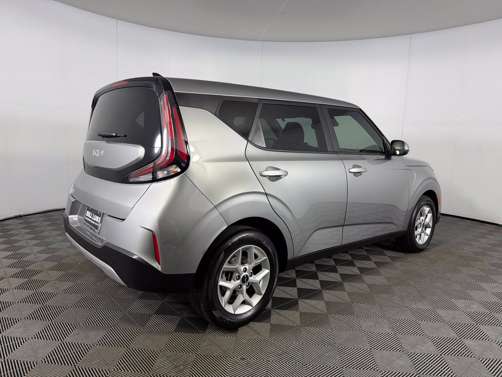 Used 2025 Kia Soul LX w/ LX Technology Package FWD image 8