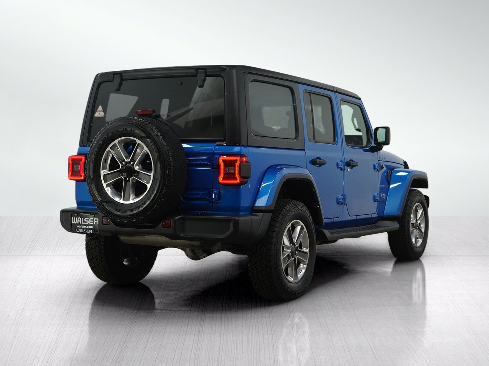 Used 2022 Jeep Wrangler Unlimited Sahara w/ Dual Top Group AWD/4WD image 6
