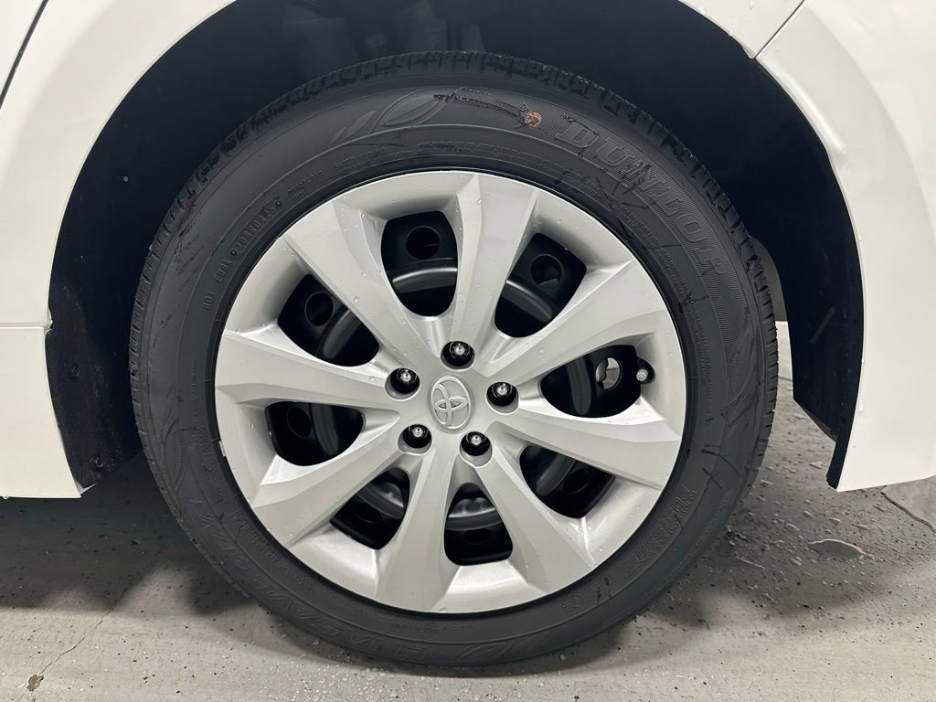 Used 2025 Toyota Corolla LE image 62