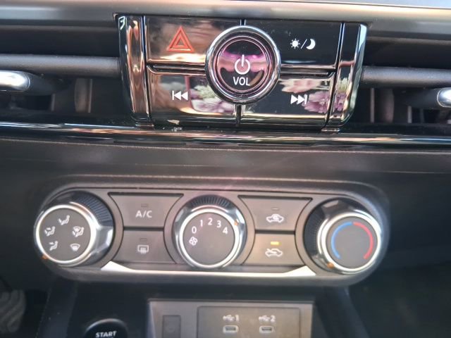 Used 2025 Nissan Kicks SV image 21