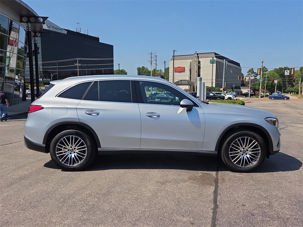New 2025 Mercedes-Benz GLC 300 4MATIC image 6