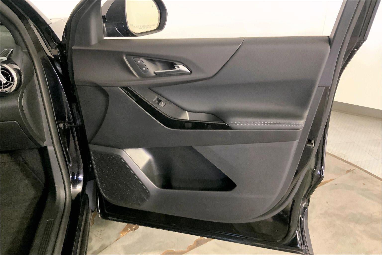 Used 2026 Chevrolet Equinox LT AWD/4WD image 25