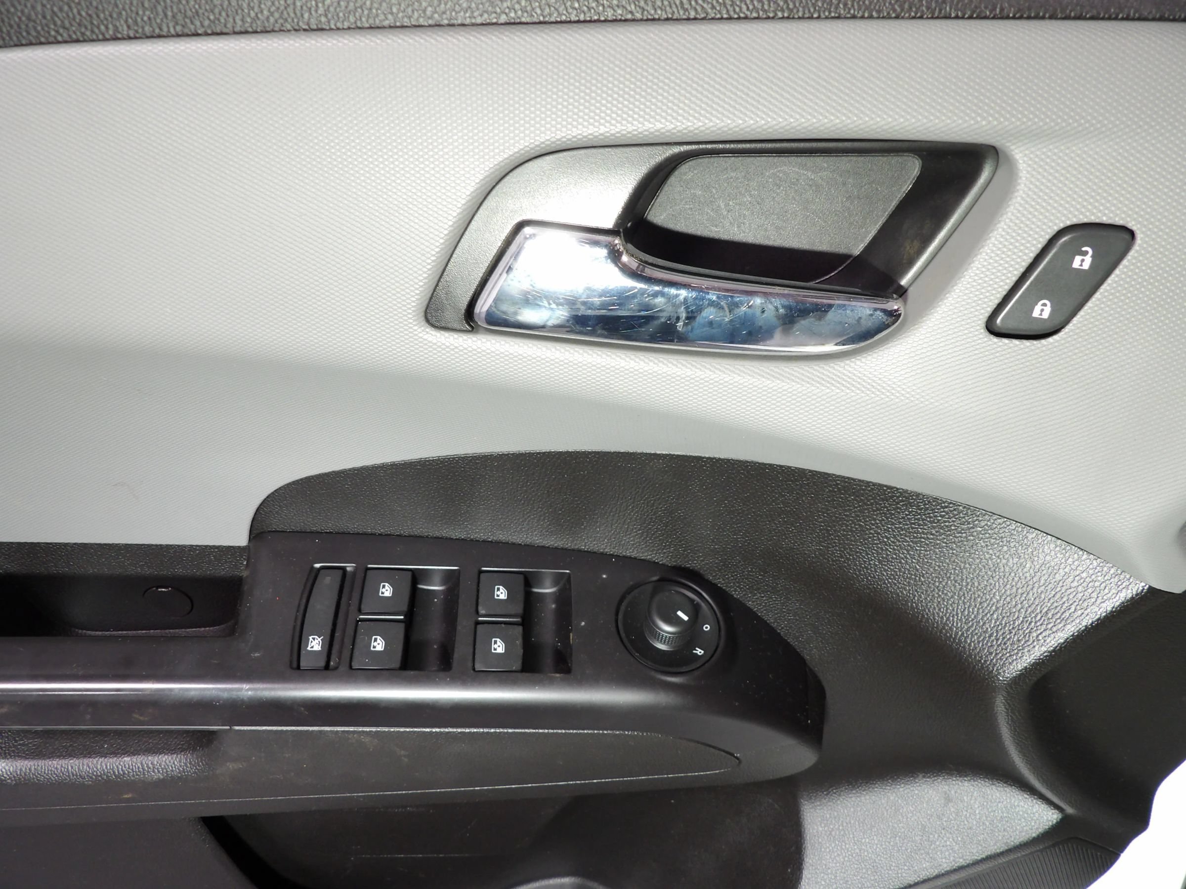 Used 2019 Chevrolet Sonic LT FWD image 9