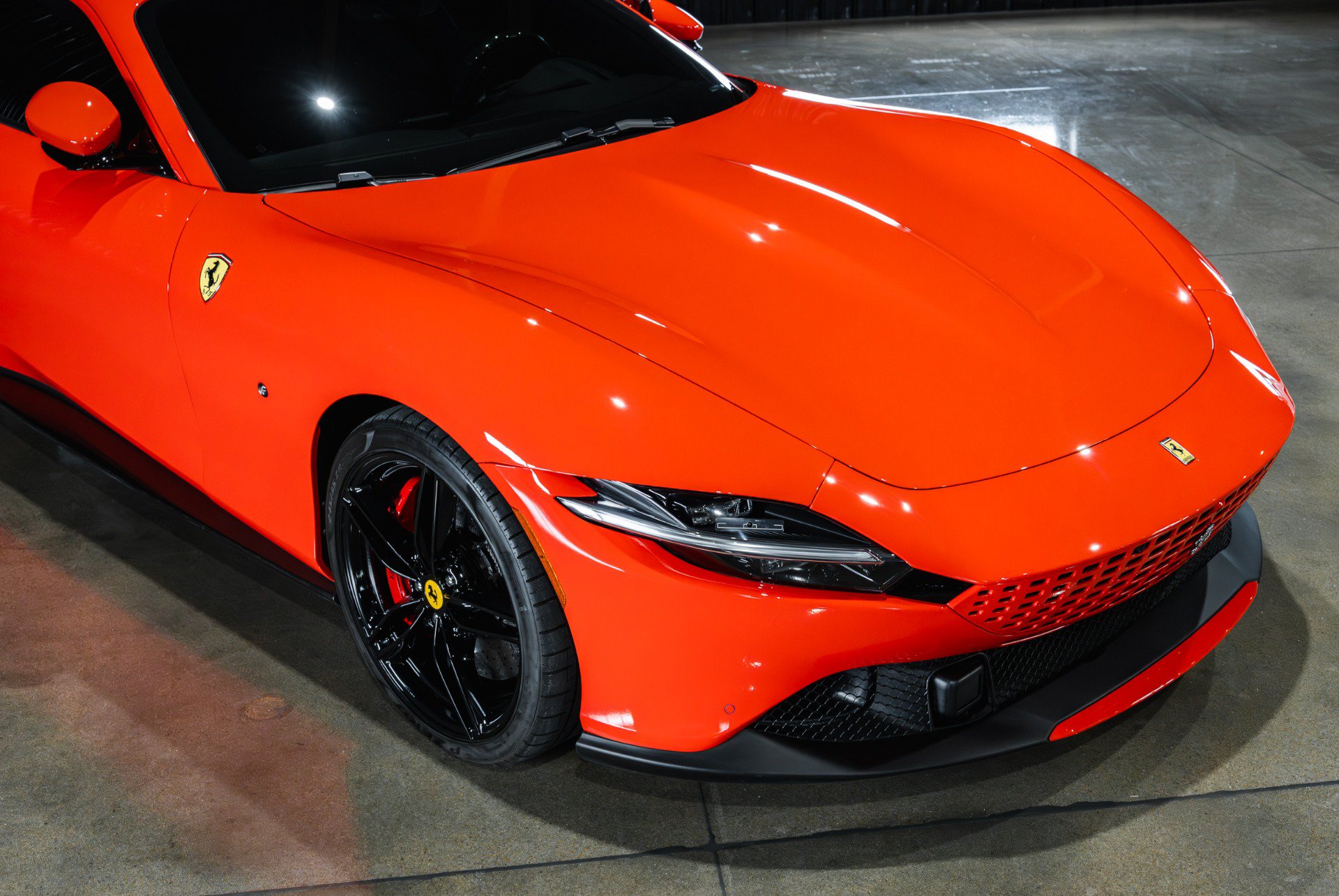 Used 2021 Ferrari Roma RWD image 5