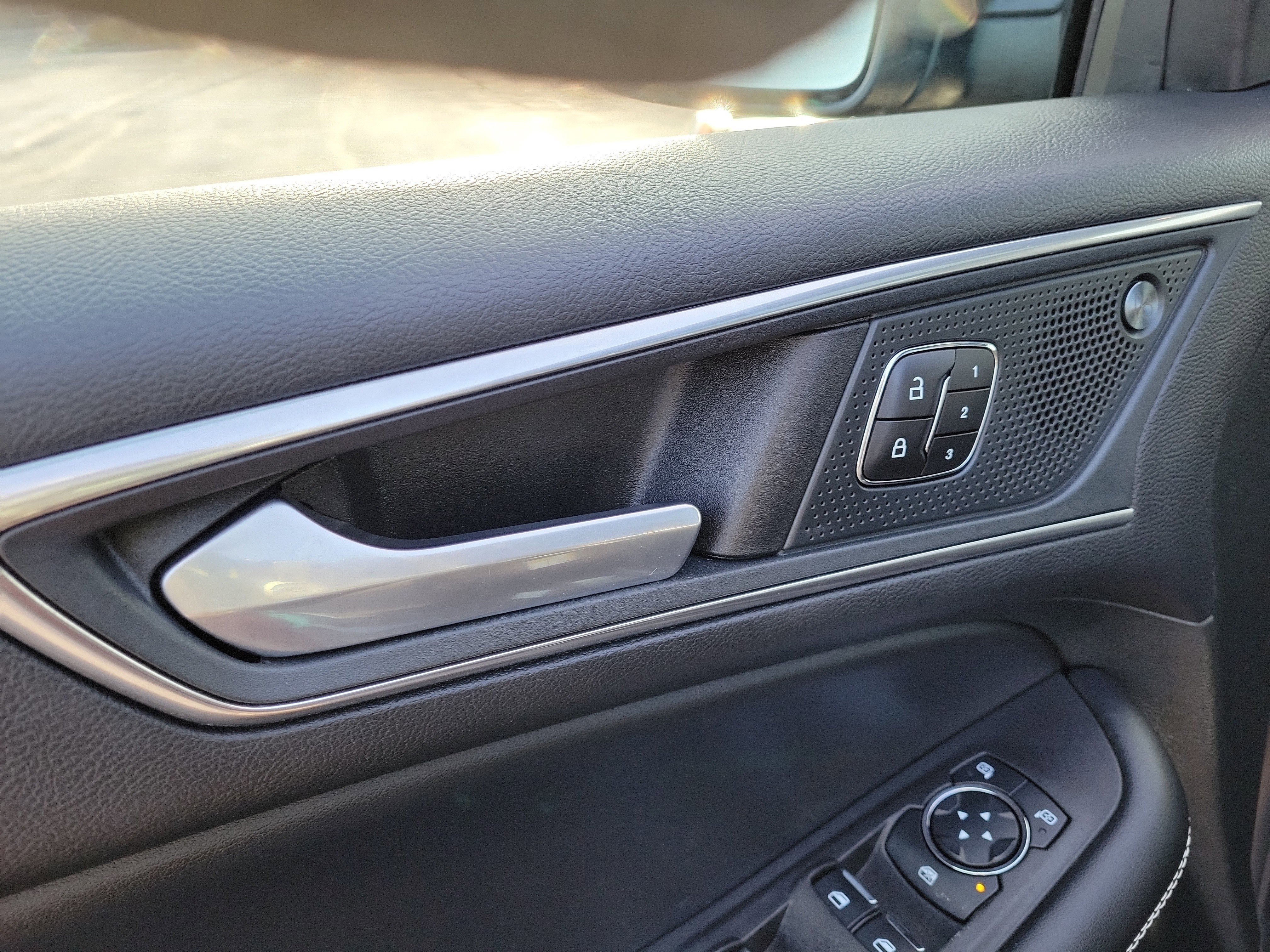 Used 2024 Ford Edge ST w/ Equipment Group 401A image 17