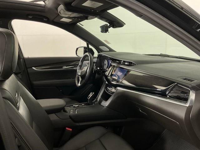 Used 2024 Cadillac XT6 Sport w/ Technology Package AWD/4WD image 26