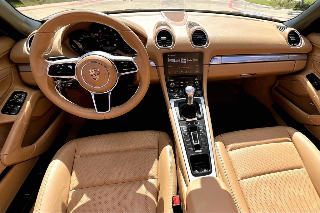 Used 2017 Porsche 718 Boxster RWD image 20