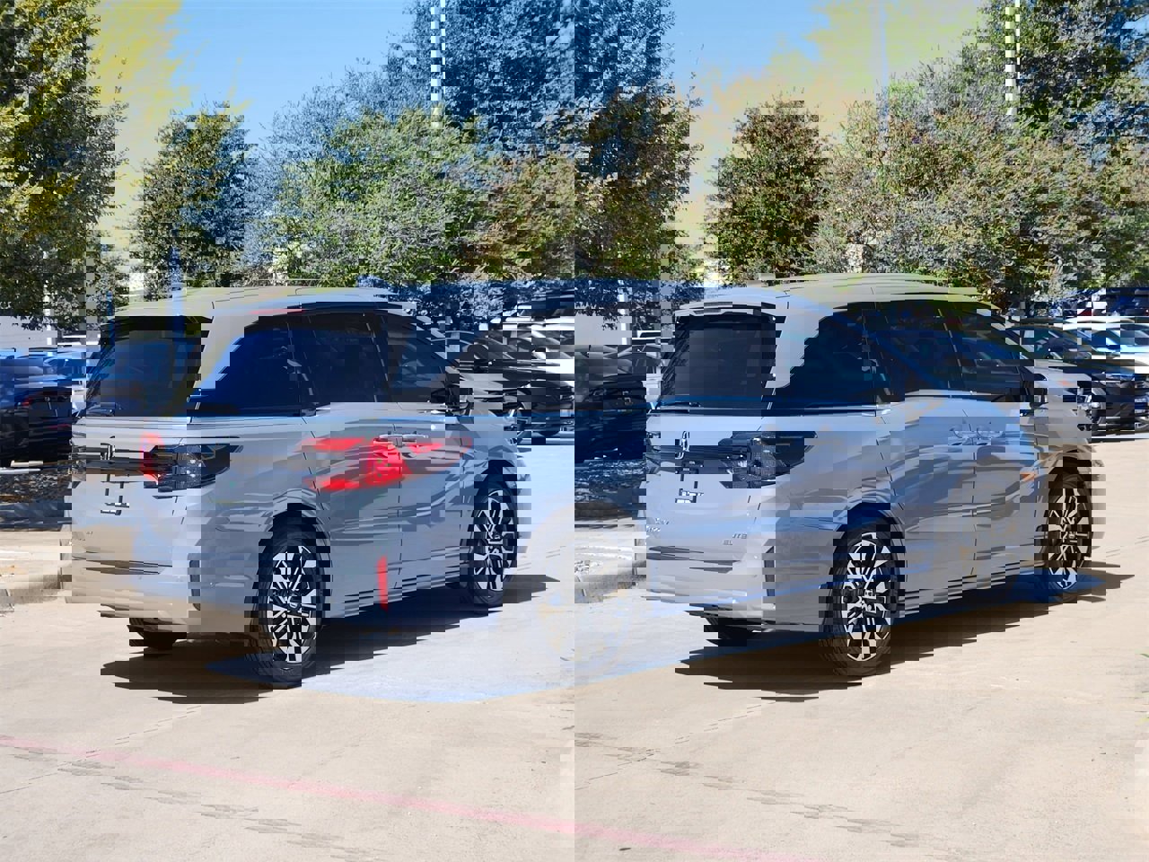 New 2026 Honda Odyssey Elite image 3
