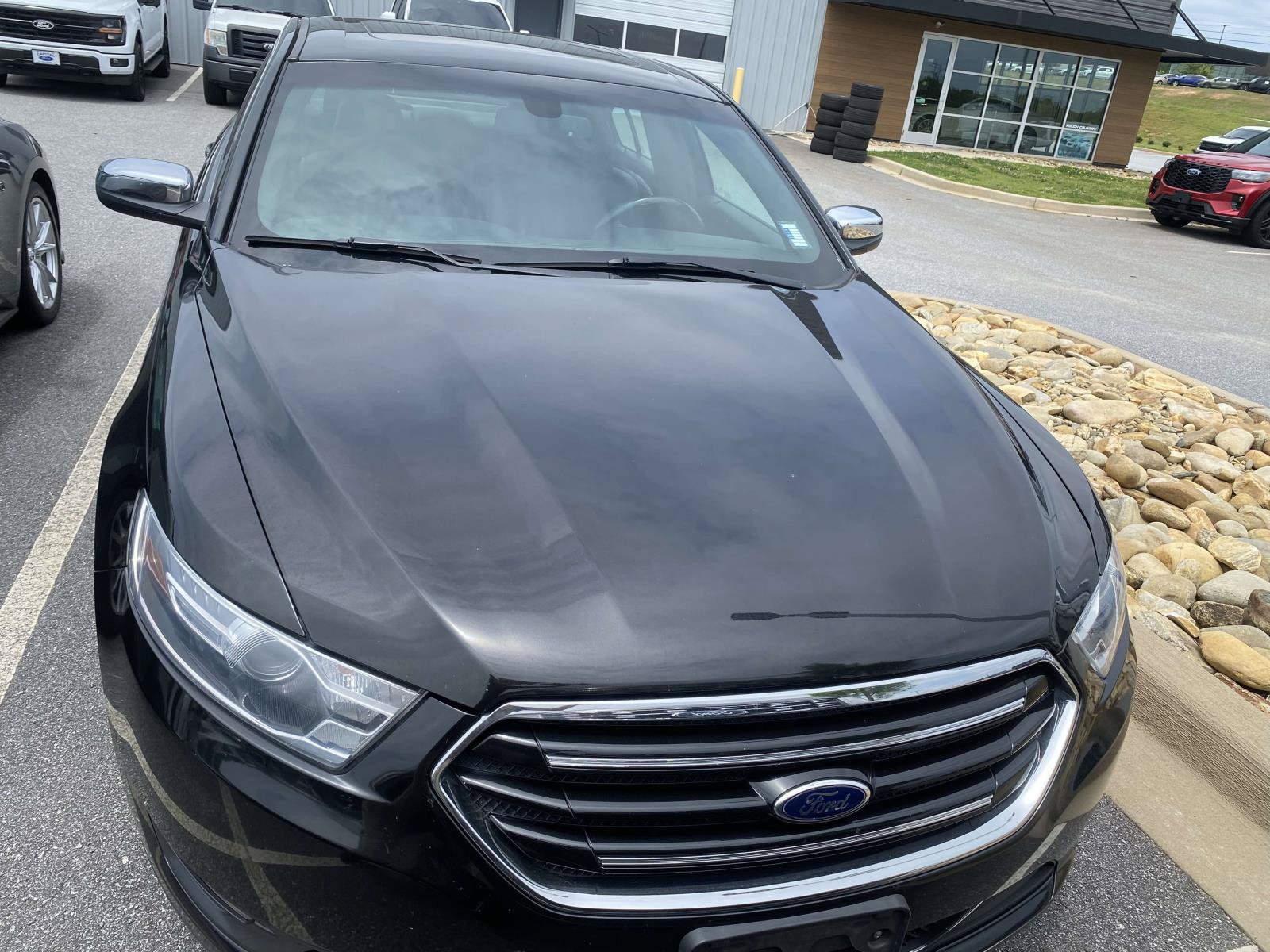 Used 2015 Ford Taurus Limited FWD video 2