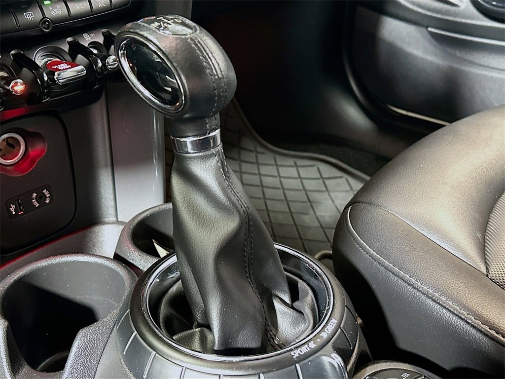 Used 2016 MINI Cooper 2-Door Hardtop image 17