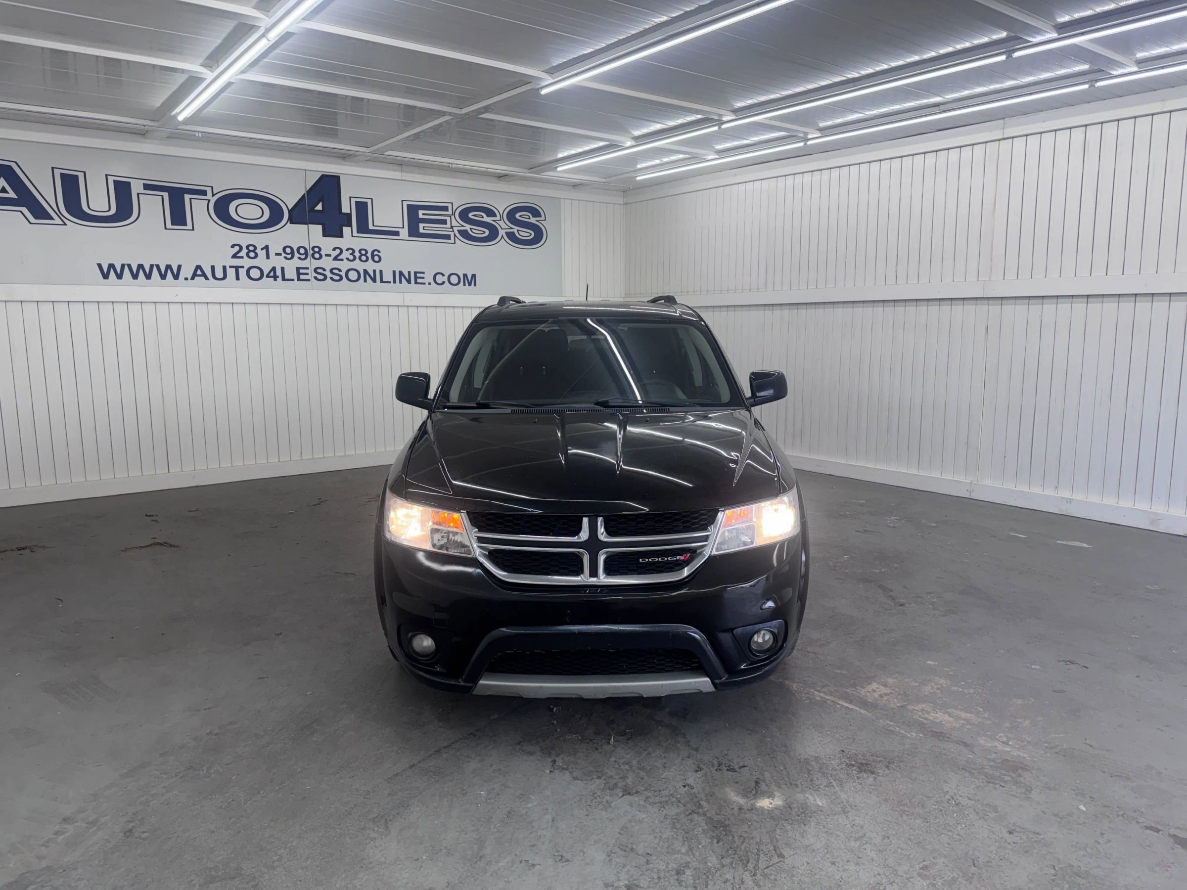 Used 2016 Dodge Journey SXT w/ Comfort/Convenience Group image 2