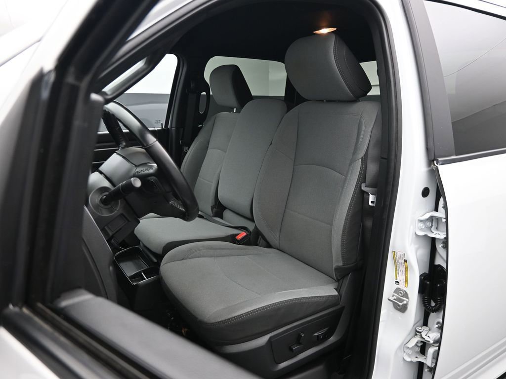 Used 2024 RAM 3500 Big Horn image 9