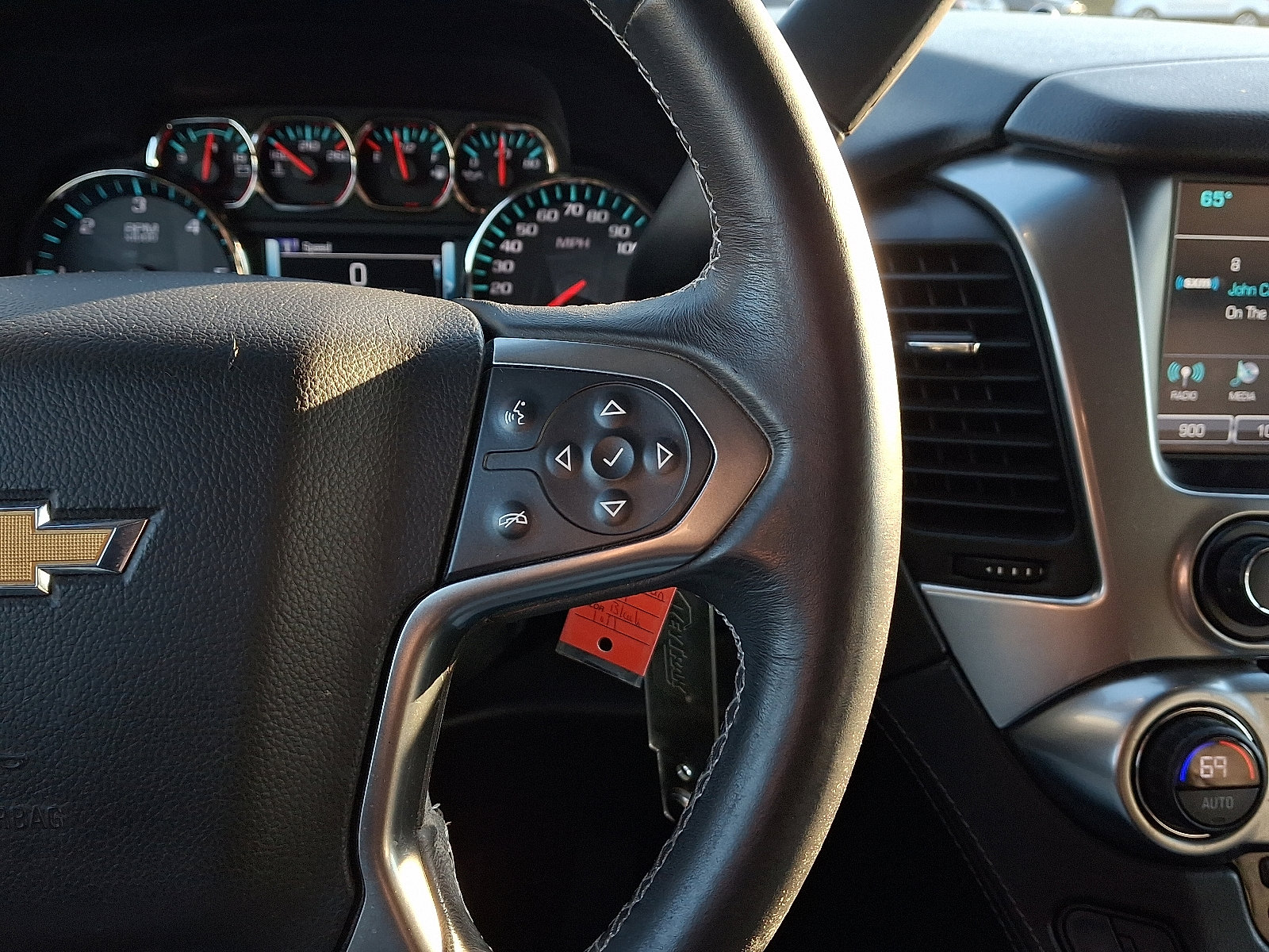 Used 2018 Chevrolet Suburban LT image 21