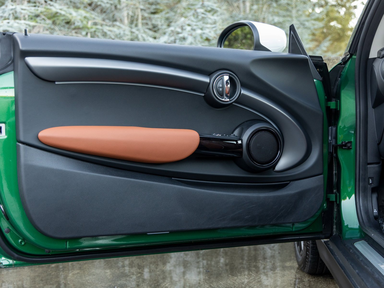 Used 2023 MINI Cooper 2-Door Hardtop w/ Signature Upholstery Package image 21