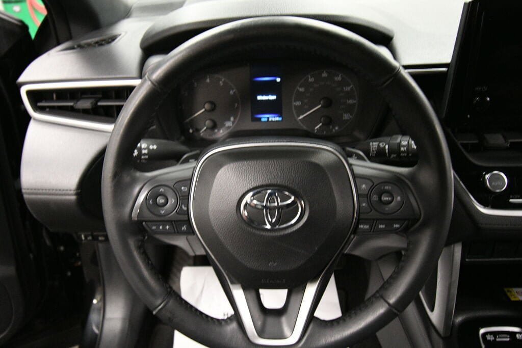 Used 2023 Toyota Corolla Cross AWD Hybrid image 12
