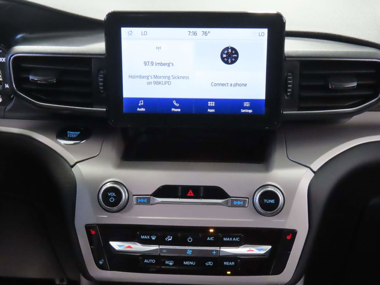 Used 2023 Ford Explorer XLT w/ Equipment Group 202A image 9