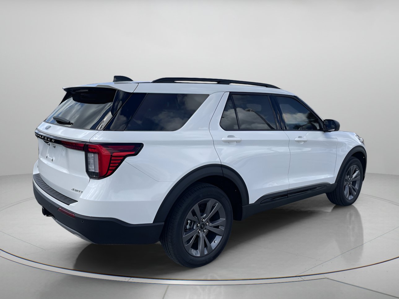 New 2026 Ford Explorer Active w/ Active Comfort Package AWD/4WD image 4