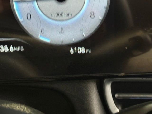 New 2025 Hyundai Elantra Limited image 18