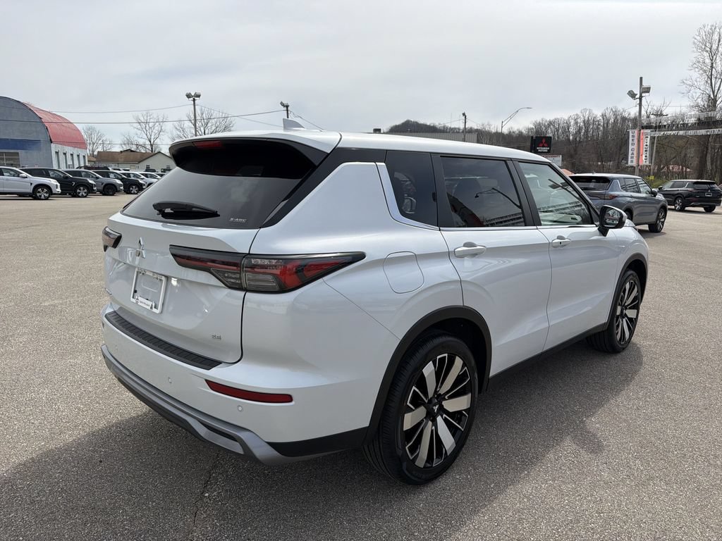 New 2026 Mitsubishi Outlander SE AWD/4WD image 4
