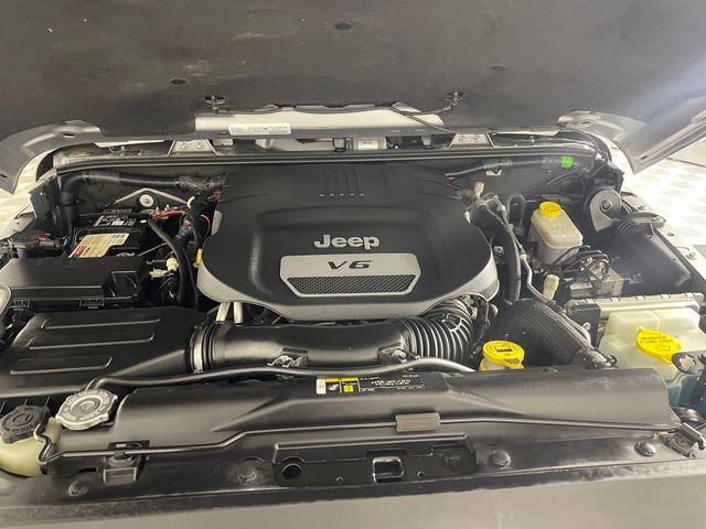 Used 2018 Jeep Wrangler Unlimited Sahara w/ Connectivity Group AWD/4WD image 22