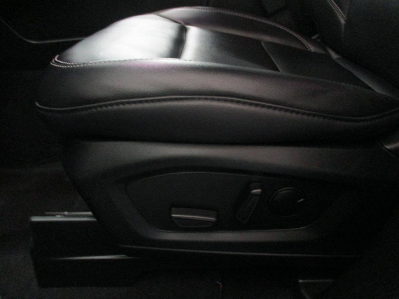 Used 2023 Ford Explorer XLT w/ Equipment Group 202A image 18