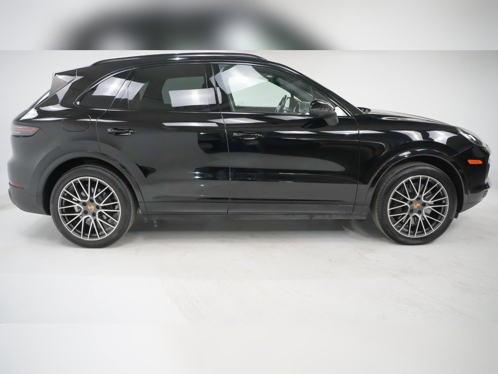 Certified 2023 Porsche Cayenne image 9