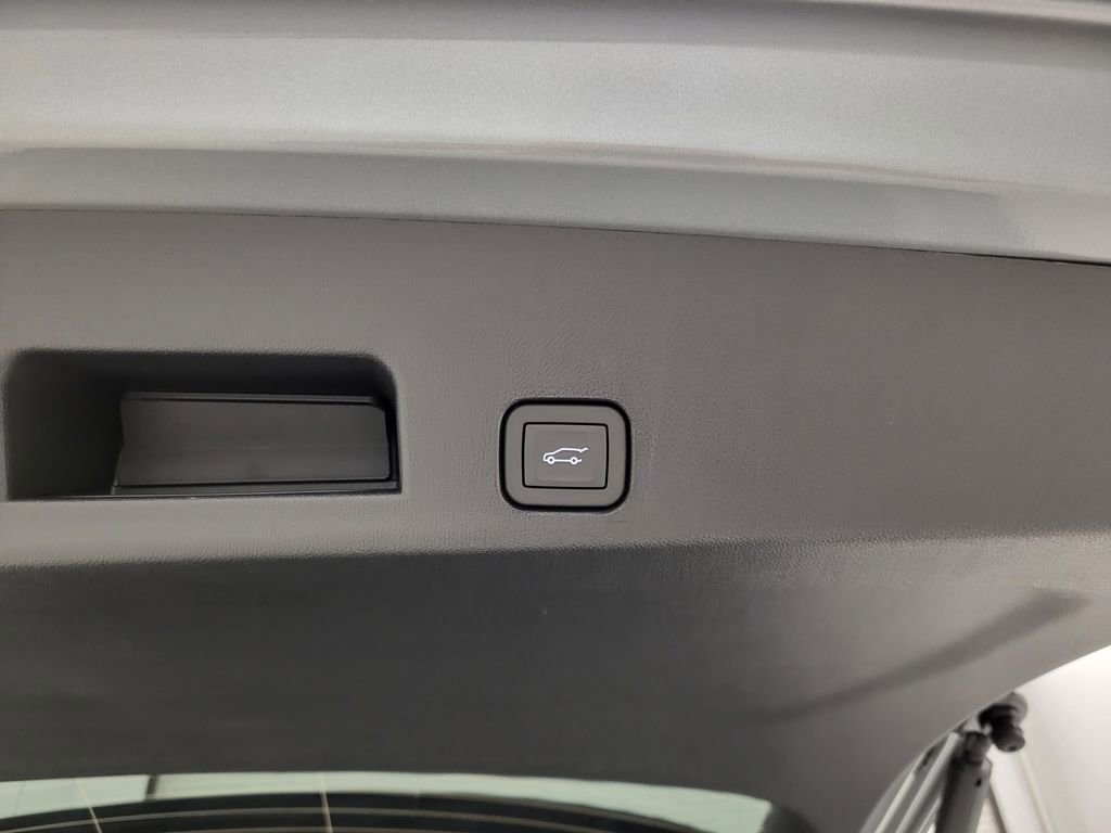 New 2026 Chevrolet Traverse RS w/ LPO, Floor Liner Package image 4