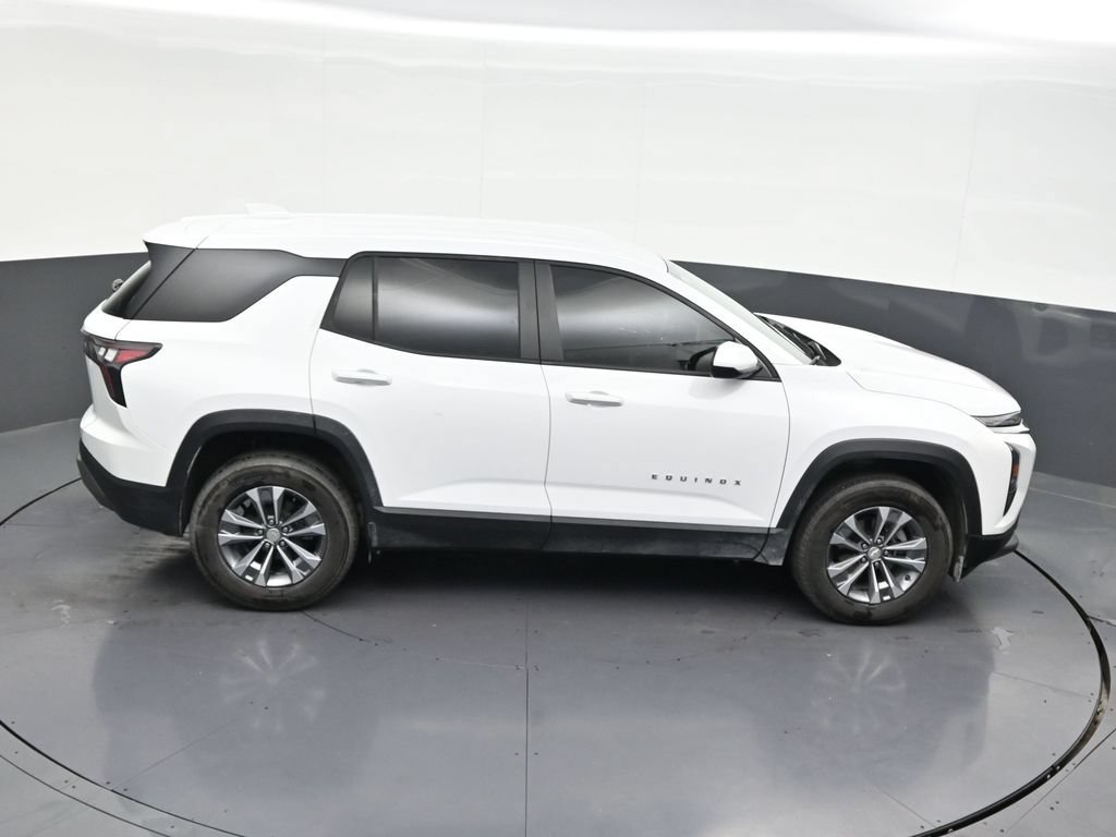 Used 2026 Chevrolet Equinox LT AWD/4WD image 21