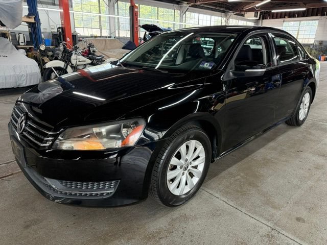 Used 2013 Volkswagen Passat 2.5 S FWD image 1