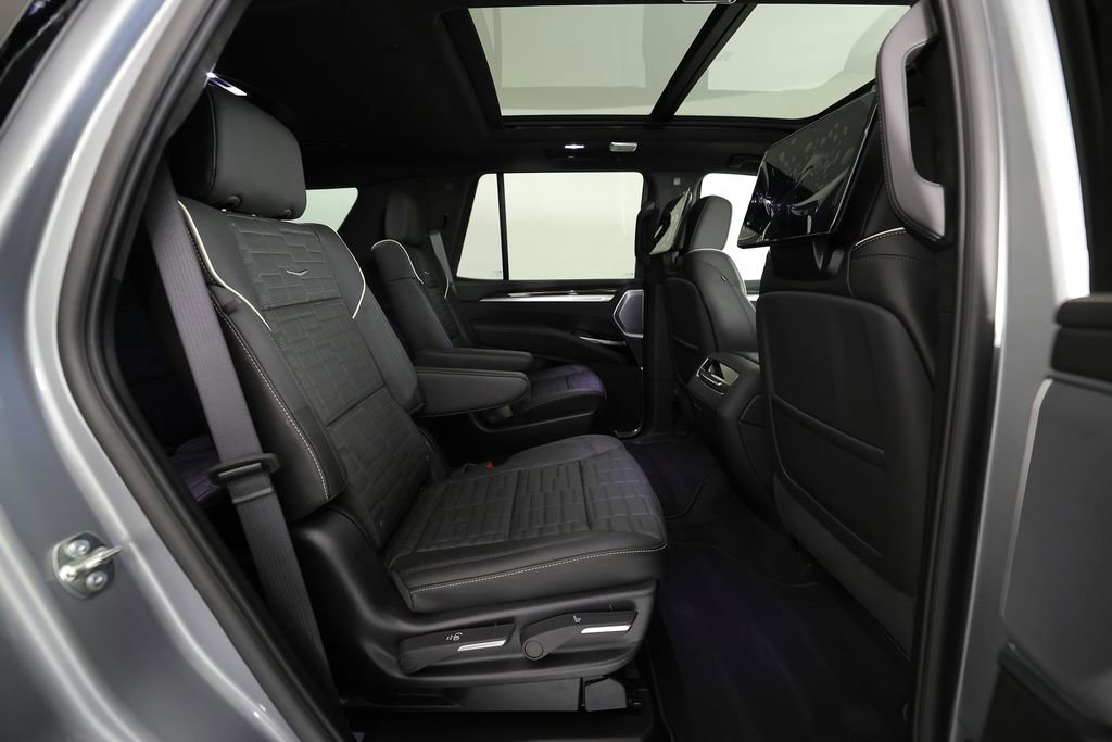 Used 2026 Cadillac Escalade Platinum Sport w/ LPO, ONYX Package AWD/4WD image 11