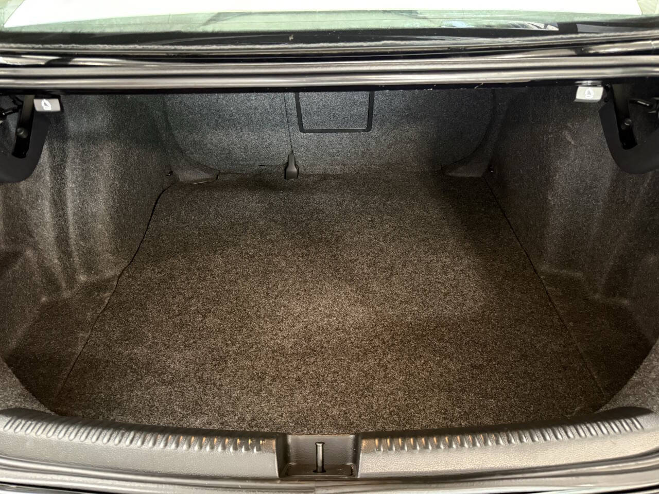 Used 2013 Volkswagen Jetta SE FWD image 23