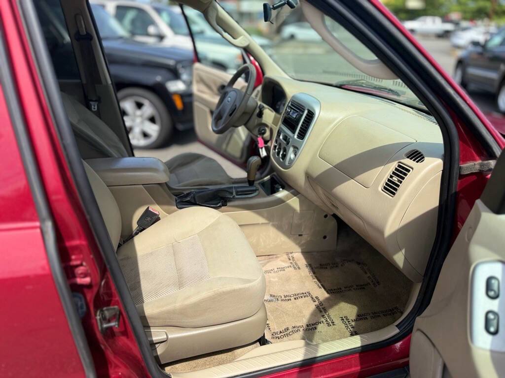 Used 2006 Ford Escape XLT image 17