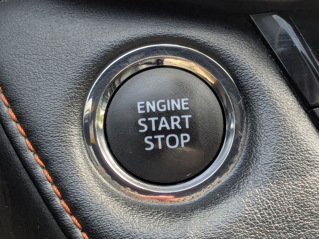 Used 2018 Toyota RAV4 SE w/ Power Extra Value Package image 32