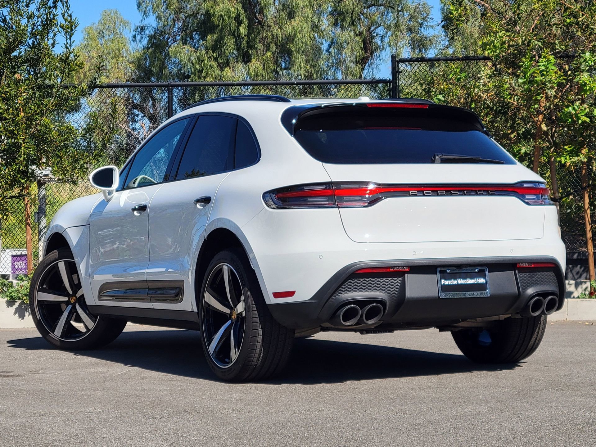 Used 2025 Porsche Macan image 3