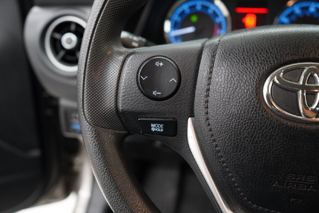 Used 2018 Toyota Corolla LE FWD image 16