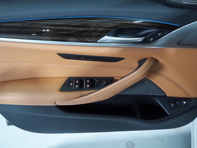Used 2021 BMW 530e w/ Premium Package w/ Premium Package RWD image 59
