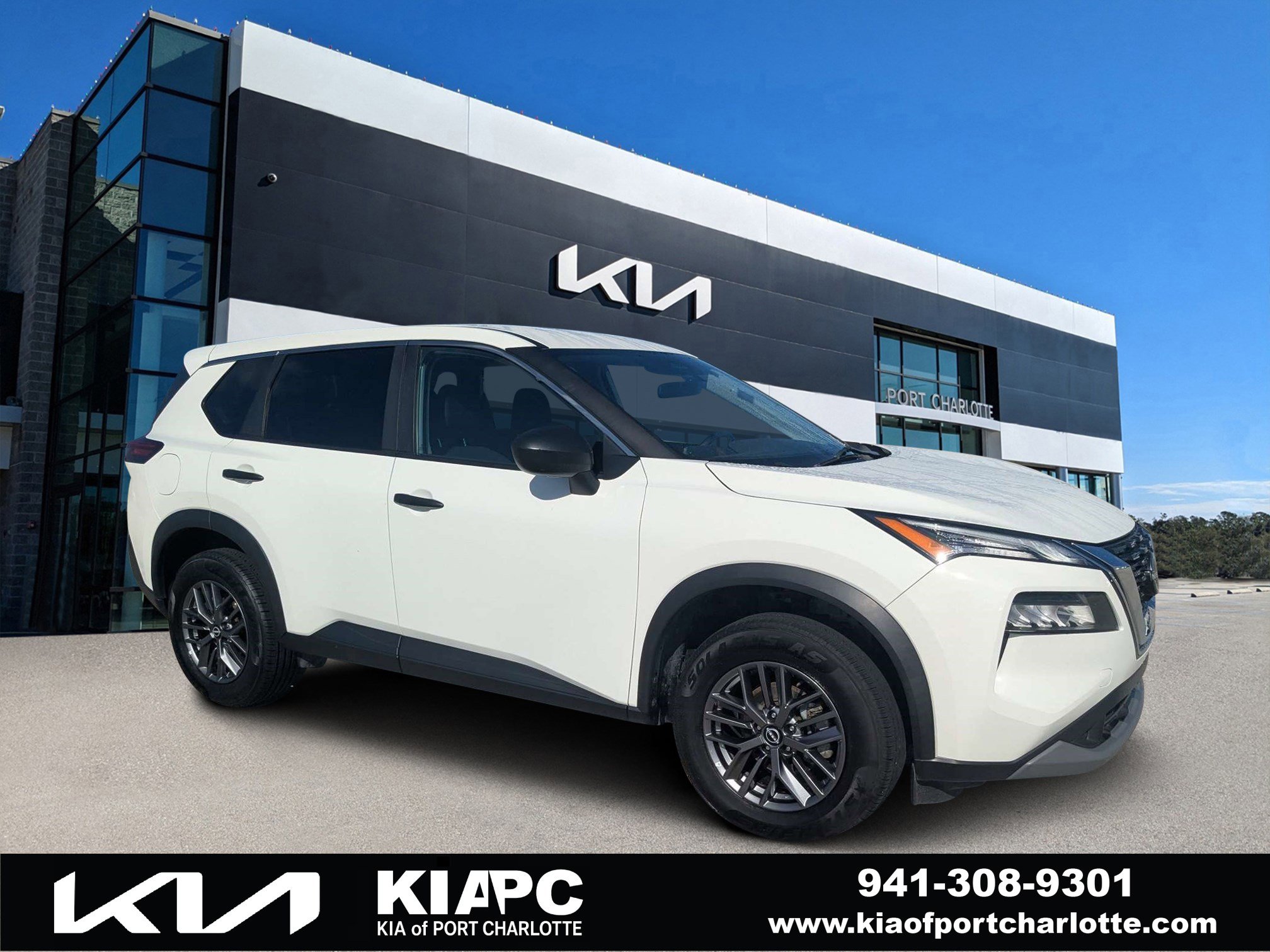 Used 2023 Nissan Rogue S AWD/4WD image 1