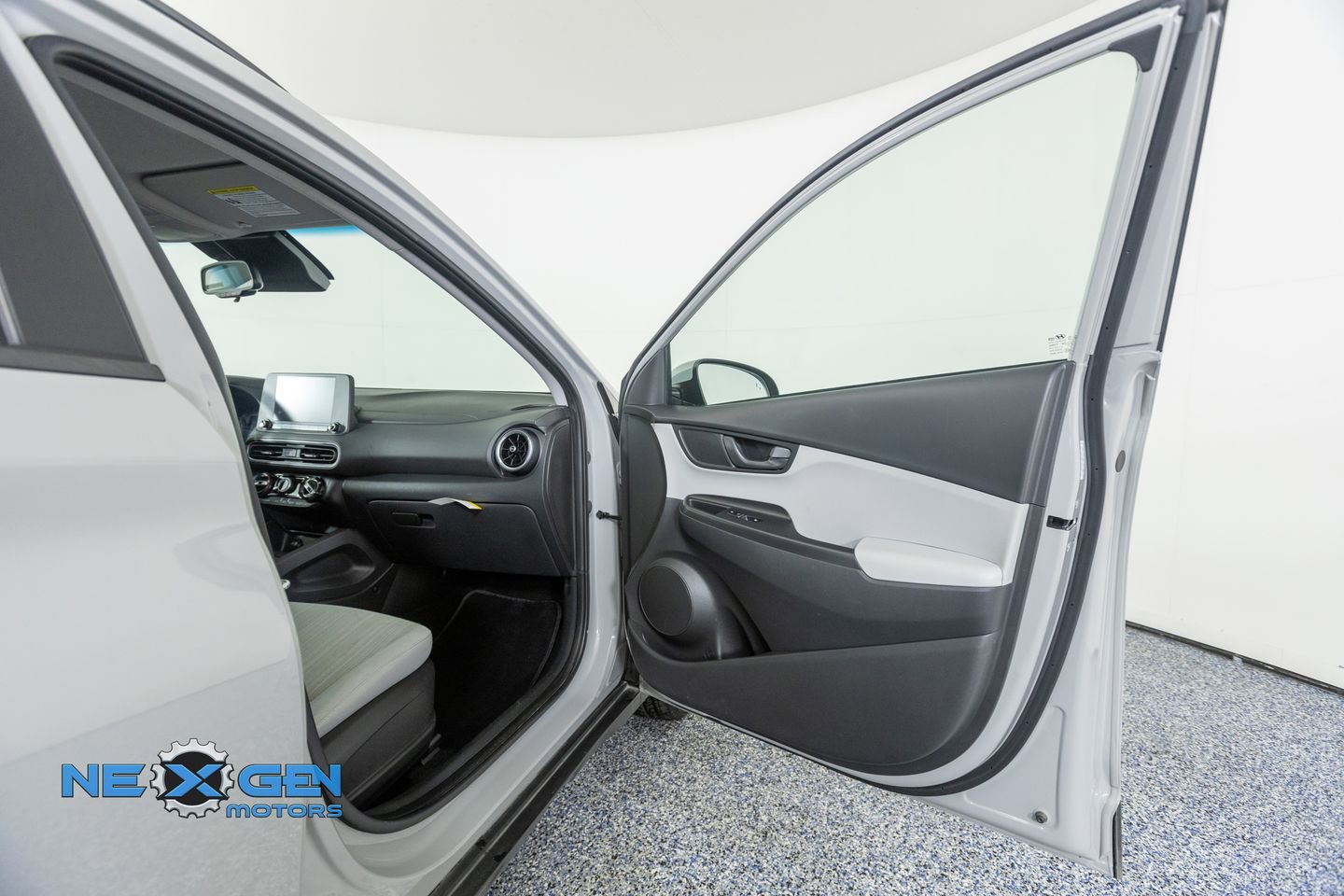 Used 2023 Hyundai Kona SEL image 35