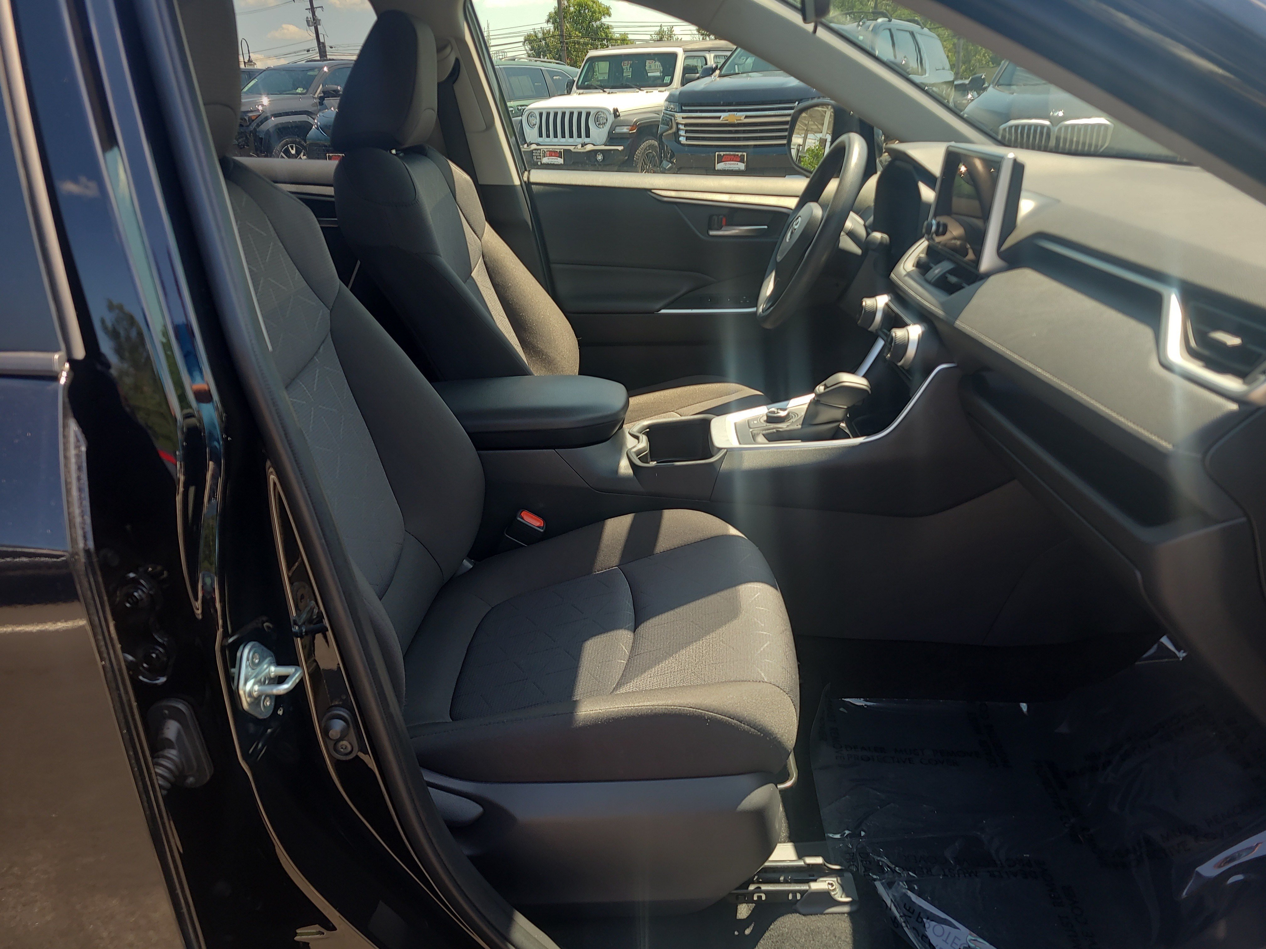 Certified 2025 Toyota RAV4 XLE AWD/4WD image 17