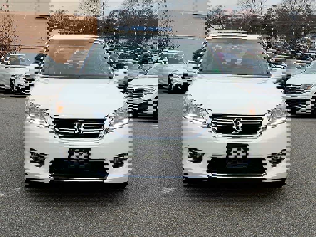 Used 2015 Honda Accord Touring image 6