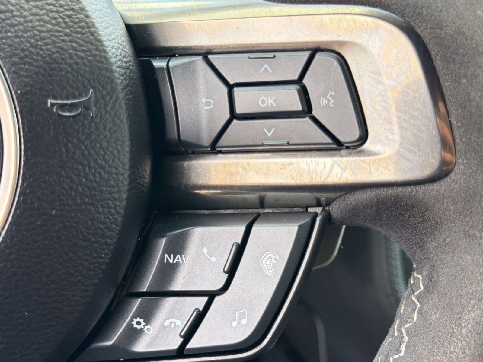 Used 2021 Ford Mustang Shelby GT500 w/ Technology Package image 21