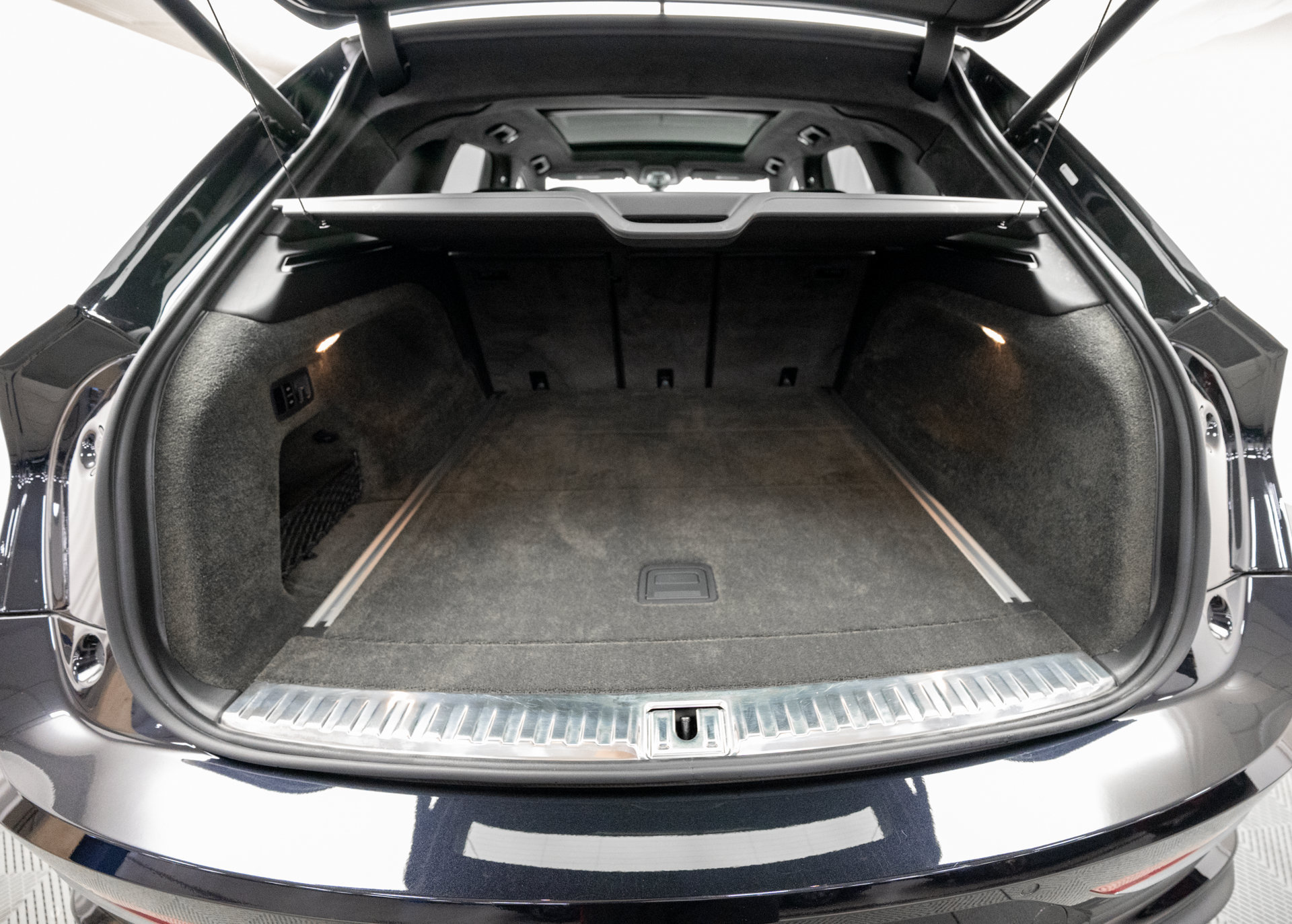 Certified 2022 Bentley Bentayga AWD/4WD image 41