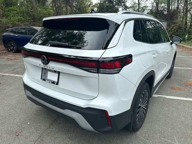 Certified 2025 Volkswagen Tiguan S image 5