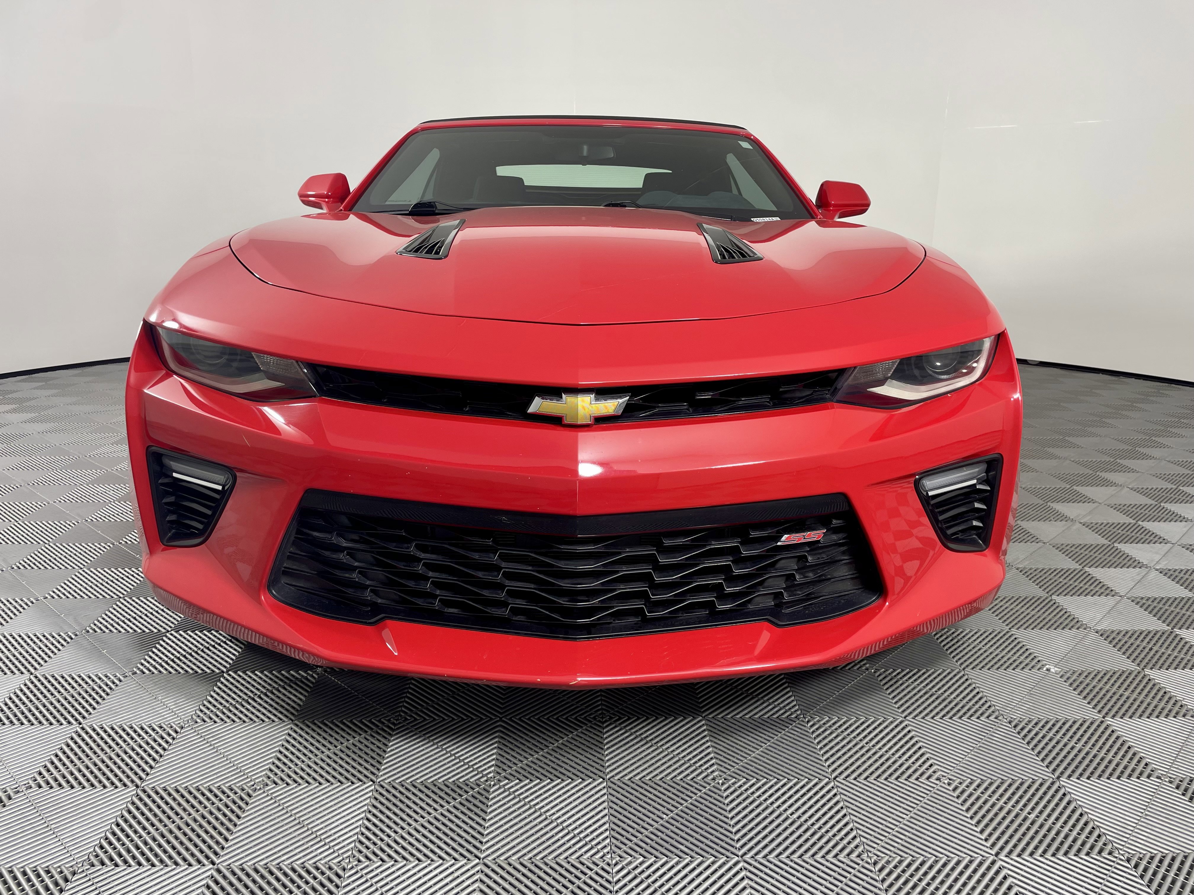 Used 2017 Chevrolet Camaro SS image 9