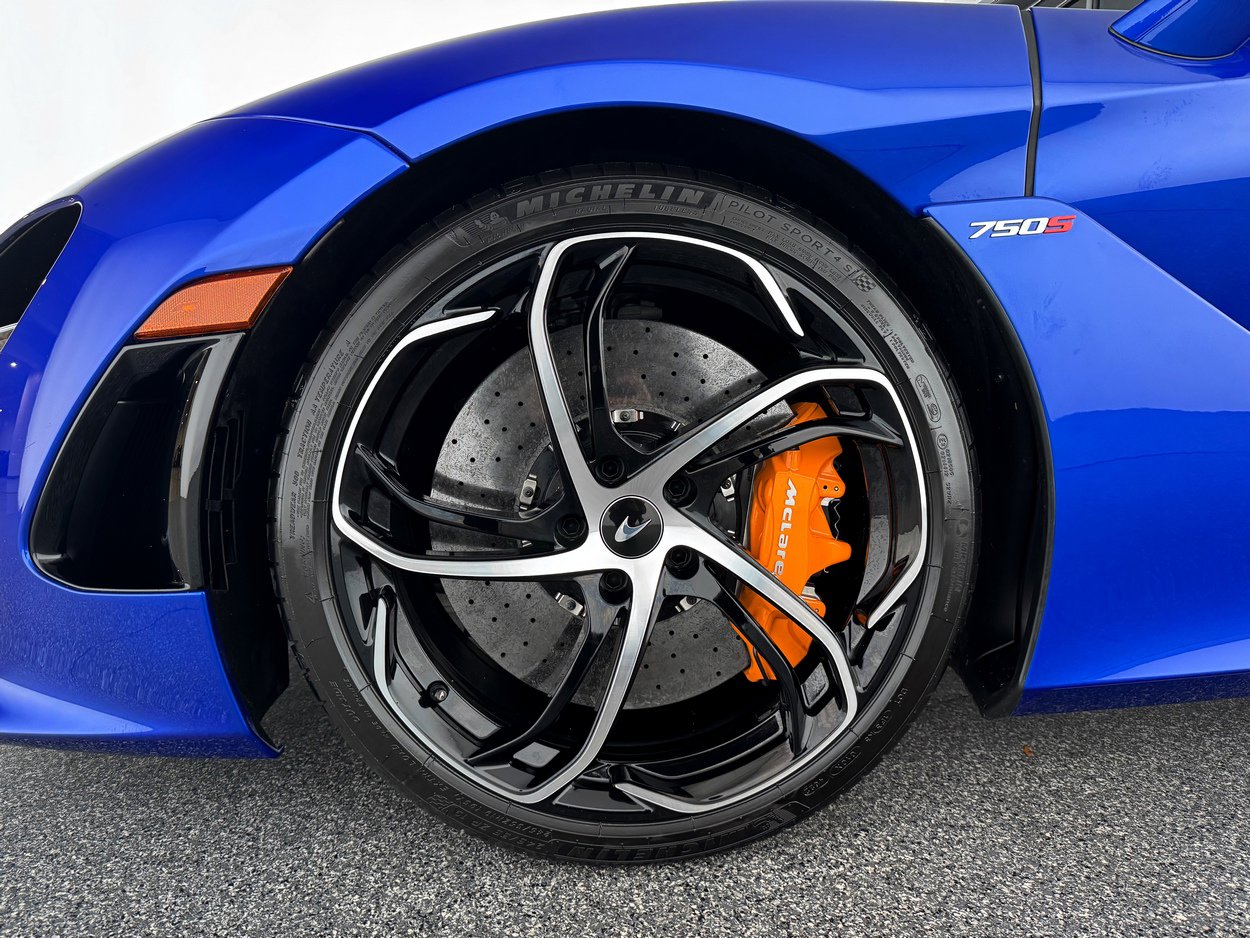 Used 2024 McLaren 750S Spider image 31