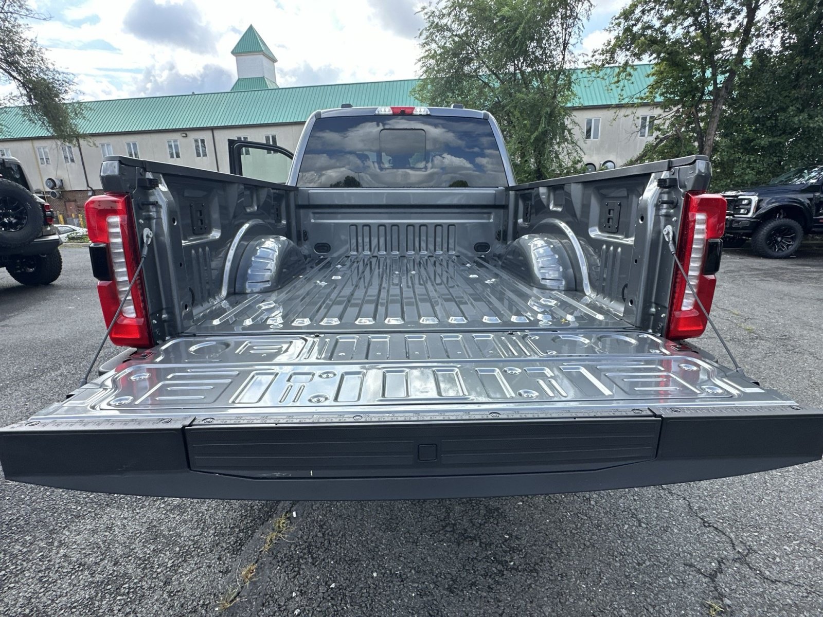 New 2026 Ford F250 XLT w/ XLT Premium Package AWD/4WD image 33